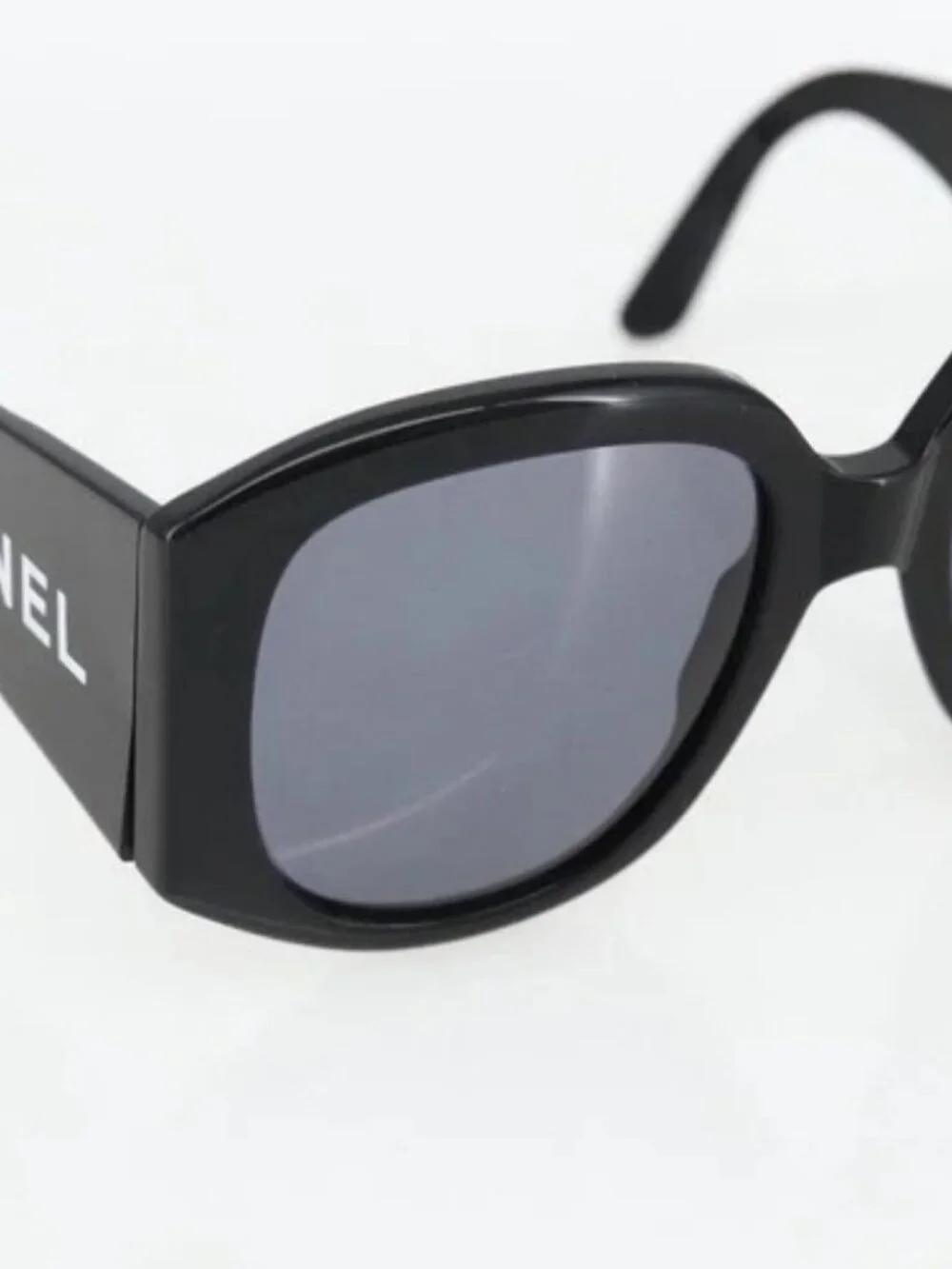 CHANEL brand	chanel color	black